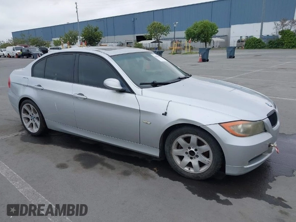 2007 BMW 3 Series 328i with VIN WBAVC53597FZ70807, listed as a IAAI auction lot 42078844 with 187,958 mi miles and . Bid and sale history available at carsss.com. Image 1.