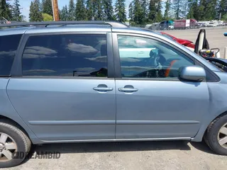 2010 Toyota Sienna XLE with VIN 5TDYK4CC0AS299238, listed as a IAAI auction lot 42168312 with 161,950 mi miles and . Bid and sale history available at carsss.com. Image 13.