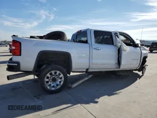 2018 GMC Sierra 2500HD Denali z VIN 1GT12UEYXJF225397, wystawiony jako Copart lot #87736565 z przebiegiem Nie podano mil oraz Nie do naprawy • Non repairable. Historia ofert i sprzedaży dostępna na DreamBid. Obrazek 3.