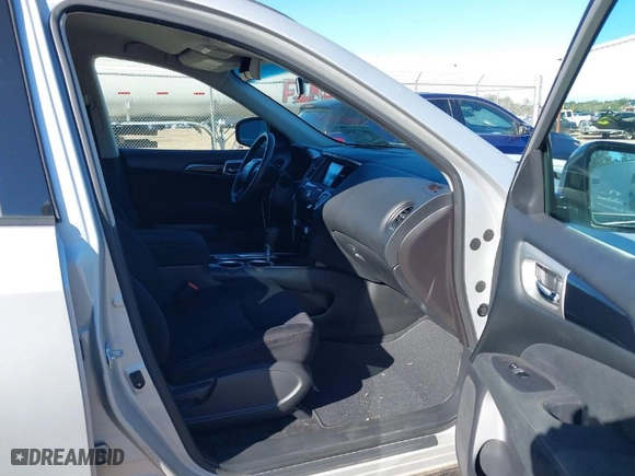 2016 Nissan Pathfinder SL with VIN 5N1AR2MN7GC644109, listed as a IAAI auction lot 40877456 with 114,532 mi miles. Bid and sale history available at carsss.com. Image 5.