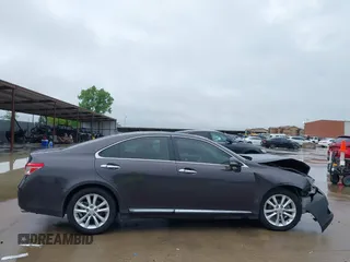 2011 Lexus ES 330 with VIN JTHBK1EG7B2450409, listed as a IAAI auction lot 42481391 with Not provided miles and . Bid and sale history available at DreamBid. Image 13.