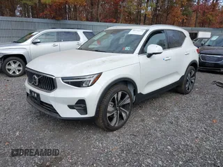 2024 Volvo XC40 Plus Bright Theme with VIN YV4L12UE2R2356332, listed as a IAAI auction lot 40734339 with 5,863 mi miles. Bid and sale history available at carsss.com. Image 18.