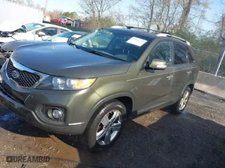 2013 Kia Sorento EX with VIN 5XYKU4A62DG330584, listed as a IAAI auction lot 41911479 with 300,996 mi miles. Bid and sale history available at carsss.com. Image 18.