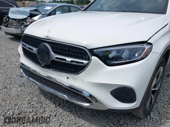 2024 Mercedes-Benz GLC 300 z VIN W1NKM4HB6RF216741, wystawiony jako IAAI lot #42216671 z przebiegiem Nie podano mil oraz . Historia ofert i sprzedaży dostępna na DreamBid. Obrazek 6.