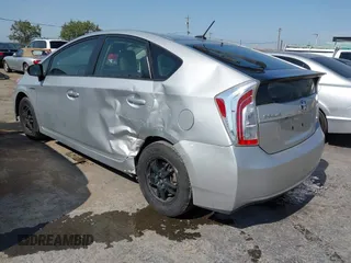 2015 Toyota Prius Four z VIN JTDKN3DU8F0458449, wystawiony jako IAAI lot #42430082 z przebiegiem 111 683 mil mil oraz . Historia ofert i sprzedaży dostępna na DreamBid. Obrazek 3.