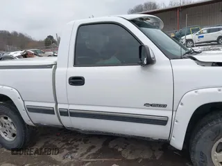 1999 Chevrolet Silverado 1500 LS with VIN 1GCEK14T2XZ125789, listed as a IAAI auction lot 40958507 with 178,496 mi miles. Bid and sale history available at carsss.com. Image 14.