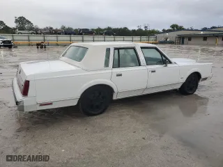 1988 Lincoln Town Car with VIN 1LNBM81F1JY795671, listed as a Copart auction lot 85590444 with 450,418 mi miles and Clean Title. Bid and sale history available at carsss.com. Image 3.