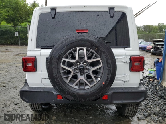 2025 Jeep Wrangler Sahara z VIN 1C4PJXEN2SW560255, wystawiony jako Copart lot #58759415 z przebiegiem 1 612 mil mil oraz Czysty tytuł • Clean title. Historia ofert i sprzedaży dostępna na DreamBid. Obrazek 6.