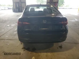 2024 Volkswagen Jetta SE with VIN 3VW7M7BU5RM080432, listed as a Copart auction lot 61968525 with 32,673 mi miles and Salvage title. Bid and sale history available at DreamBid. Image 6.