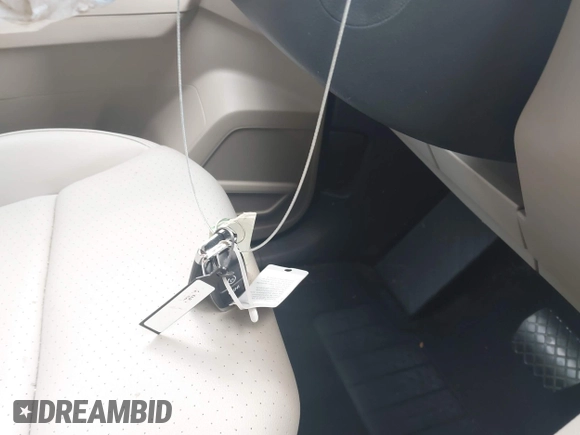 2022 Volkswagen Atlas SE with VIN 1V2HR2CA0NC561411, listed as a IAAI auction lot 41941719 with Not provided miles and . Bid and sale history available at DreamBid. Image 11.