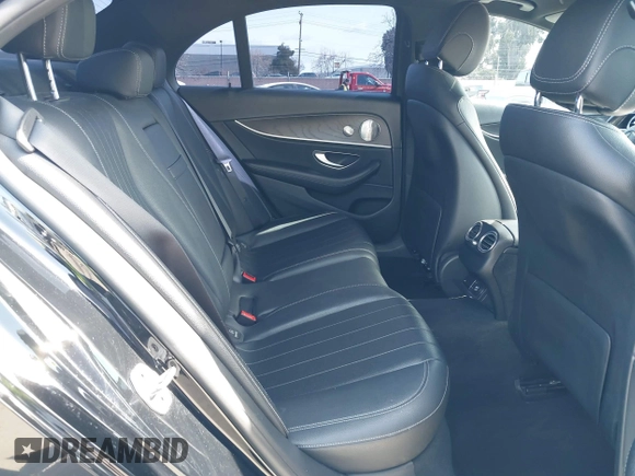 2019 Mercedes-Benz E 300 z VIN WDDZF4JB9KA509360, wystawiony jako IAAI lot #41846674 z przebiegiem 202 663 mil mil oraz . Historia ofert i sprzedaży dostępna na DreamBid. Obrazek 8.