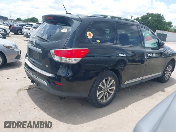 2014 Nissan Pathfinder Platinum with VIN 5N1AR2MN1EC640330, listed as a IAAI auction lot 42627110 with 131,536 mi miles and . Bid and sale history available at DreamBid. Image 4.