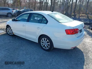 2013 Volkswagen Jetta Sedan SE with VIN 3VWDP7AJ7DM428578, listed as a IAAI auction lot 42068090 with 198,154 mi miles. Bid and sale history available at carsss.com. Image 3.