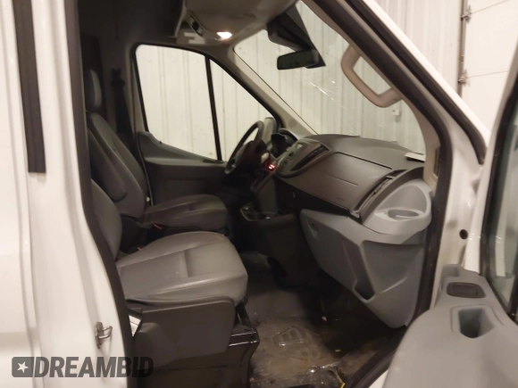 2019 Ford Transit Passenger XL with VIN 1FBZX2CM8KKA07514, listed as a IAAI auction lot 41235965 with 58,224 mi miles. Bid and sale history available at carsss.com. Image 5.