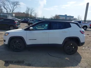2018 Jeep Compass Latitude with VIN 3C4NJDBB2JT457535, listed as a IAAI auction lot 41797591 with 34,026 mi miles. Bid and sale history available at carsss.com. Image 15.