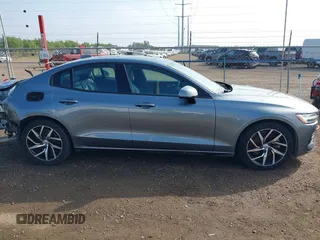 2019 Volvo S60 Momentum with VIN 7JR102FKXKG015965, listed as a IAAI auction lot 41156948 with 48,500 mi miles. Bid and sale history available at carsss.com. Image 14.