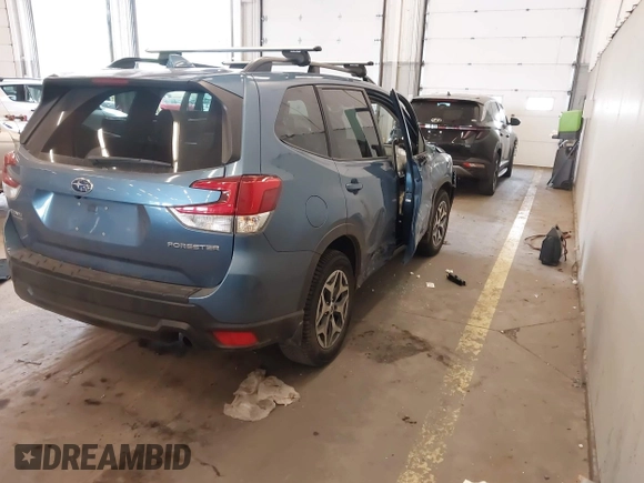 2019 Subaru Forester Premium with VIN JF2SKAEC3KH590972, listed as a IAAI auction lot 42115496 with 25,091 mi miles and . Bid and sale history available at DreamBid. Image 4.
