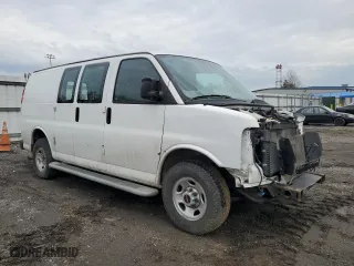 2018 GMC Savana Cargo Van with VIN 1GTW7AFG0J1905897, listed as a Copart auction lot 43683865 with 103,932 mi miles and Salvage Title. Bid and sale history available at carsss.com. Image 4.