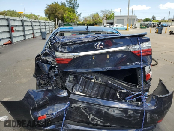 2016 Lexus ES 300h with VIN JTHBW1GG5G2117683, listed as a Copart auction lot 56375035 with 40,716 mi miles and Clean Title. Bid and sale history available at DreamBid. Image 6.