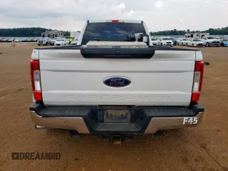 2019 Ford F-350 Lariat z VIN 1FT8W3CT5KEC67505, wystawiony jako Copart lot #58712455 z przebiegiem 198 476 mil mil oraz Czysty tytuł • Clean title. Historia ofert i sprzedaży dostępna na DreamBid. Obrazek 6.