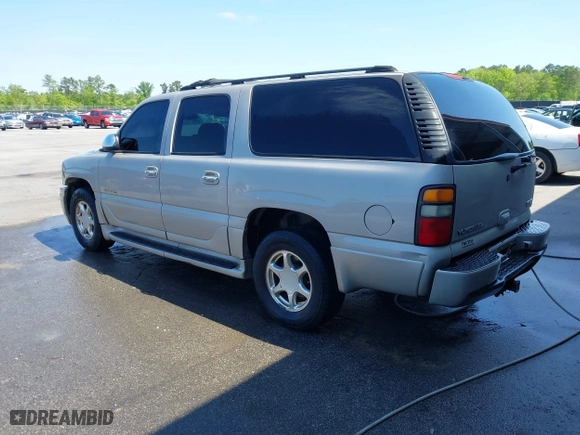 2004 GMC Yukon XL Denali with VIN 1GKFK66U24J283006, listed as a IAAI auction lot 42003275 with 348,268 mi miles. Bid and sale history available at carsss.com. Image 3.