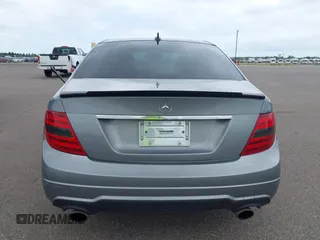 2013 Mercedes-Benz C 300 Sport с VIN WDDGF8AB1DR256425, выставлен на аукционе IAAI как лот 42560342 с пробегом 119 440 миль миль и . История ставок и продаж доступна на DreamBid. Изображение 16.
