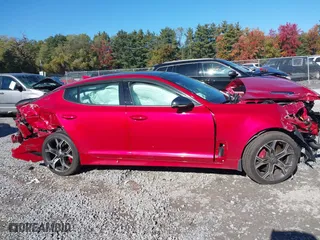 2018 Kia Stinger GT2 with VIN KNAE55LC0J6019590, listed as a IAAI auction lot 40627501 with 90,021 mi miles. Bid and sale history available at carsss.com. Image 13.