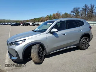 2023 BMW X1 xDrive28i z VIN WBX73EF02P5X52633, wystawiony jako Copart lot #53174525 z przebiegiem 17 875 mil mil oraz Szkoda całkowita • Salvage title. Historia ofert i sprzedaży dostępna na DreamBid. Obrazek 1.