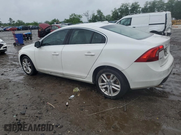 2013 Volvo S60 T5 Premier z VIN YV1612FS0D1226898, wystawiony jako Copart lot #56700705 z przebiegiem 160 000 mil mil oraz Czysty tytuł • Clean title. Historia ofert i sprzedaży dostępna na DreamBid. Obrazek 2.