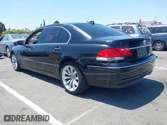 2006 BMW 7 Series 750Li z VIN WBAHN83526DT63490, wystawiony jako IAAI lot #42624790 z przebiegiem 146 508 mil mil oraz . Historia ofert i sprzedaży dostępna na DreamBid. Obrazek 3.