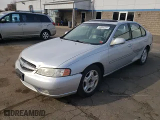 2000 Nissan Altima GXE with VIN 1N4DL01A4YC137166, listed as a Copart auction lot 50059335 with 113,740 mi miles and Salvage Title. Bid and sale history available at carsss.com. Image 1.