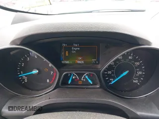 2017 Ford Escape SE с VIN 1FMCU9GD3HUD71233, выставлен на аукционе IAAI как лот 42449711 с пробегом 107 666 миль миль и . История ставок и продаж доступна на DreamBid. Изображение 7.