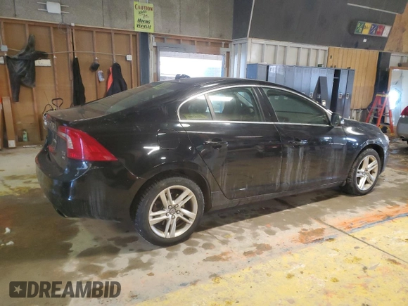 2015 Volvo S60 T5 Premier z VIN YV1612TK3F2356840, wystawiony jako Copart lot #88741865 z przebiegiem 174 030 mil mil oraz Czysty tytuł • Clean title. Historia ofert i sprzedaży dostępna na DreamBid. Obrazek 3.
