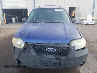 2006 Ford Escape XLT with VIN 1FMYU03Z96KB35827, listed as a Copart auction lot 83392794 with 230,346 mi miles and Salvage Title. Bid and sale history available at carsss.com. Image 5.