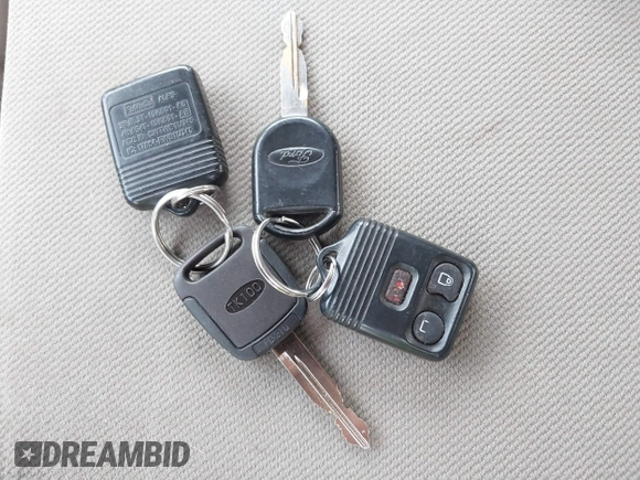 2009 Ford F-150 XL с VIN 1FTPW14V99KC83055, выставлен на аукционе IAAI как лот 42564554 с пробегом 247 055 миль миль и . История ставок и продаж доступна на DreamBid. Изображение 11.