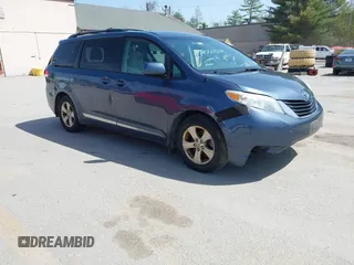 2014 Toyota Sienna LE AAS with VIN 5TDKK3DC1ES436031, listed as a IAAI auction lot 42147191 with 276,821 mi miles. Bid and sale history available at carsss.com. Image 1.