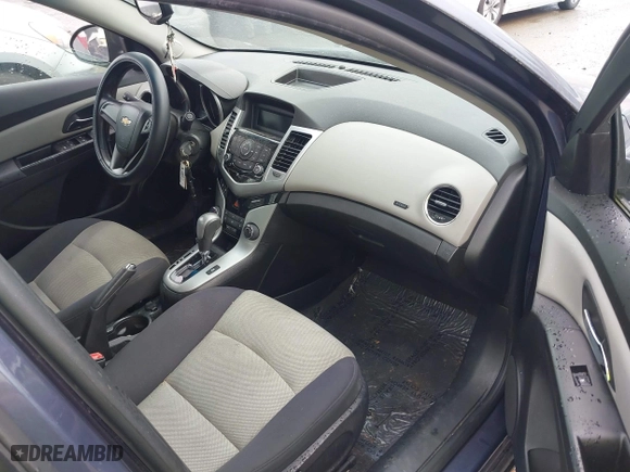 2013 Chevrolet Cruze LS with VIN 1G1PA5SH0D7129096, listed as a IAAI auction lot 41925262 with 94,274 mi miles. Bid and sale history available at carsss.com. Image 5.