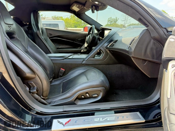 2017 Chevrolet Corvette 3LT with VIN 1G1YF3D70H5123914, listed as a Copart auction lot 59671705 with 62,245 mi miles and Clean title. Bid and sale history available at DreamBid. Image 5.