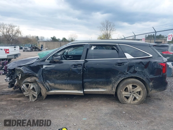 2023 Kia Sorento EX z VIN KNDRHDLG6P5202127, wystawiony jako IAAI lot #42064722 z przebiegiem 28 420 mil mil oraz . Historia ofert i sprzedaży dostępna na DreamBid. Obrazek 14.