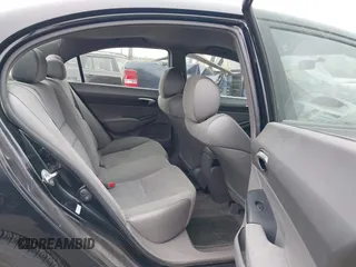 2008 Honda Civic LX с VIN 2HGFA16518H311882, выставлен на аукционе IAAI как лот 42277899 с пробегом 57 140 миль миль и . История ставок и продаж доступна на DreamBid. Изображение 8.