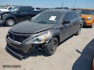 2015 Nissan Altima 2.5 with VIN 1N4AL3AP0FN368673, listed as a IAAI auction lot 41867886 with 152,213 mi miles. Bid and sale history available at carsss.com. Image 2.
