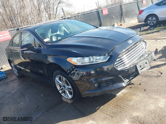 2016 Ford Fusion Energi Titanium with VIN 3FA6P0SU3GR273200, listed as a IAAI auction lot 41769899 with 152,193 mi miles. Bid and sale history available at carsss.com. Image 1.