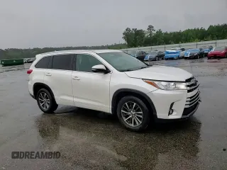 2018 Toyota Highlander SE z VIN 5TDKZRFH2JS265873, wystawiony jako Copart lot #56623075 z przebiegiem 202 427 mil mil oraz Szkoda całkowita • Salvage title. Historia ofert i sprzedaży dostępna na DreamBid. Obrazek 15.