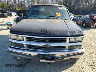 1998 Chevrolet Tahoe z VIN 3GNEK18R9WG123185, wystawiony jako Copart lot #53020915 z przebiegiem 310 261 mil mil oraz Nie do naprawy. Historia ofert i sprzedaży dostępna na DreamBid. Obrazek 5.
