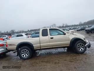 2003 Toyota Tacoma with VIN 5TEWN72N33Z171827, listed as a IAAI auction lot 41722286 with 263,334 mi miles. Bid and sale history available at carsss.com. Image 13.
