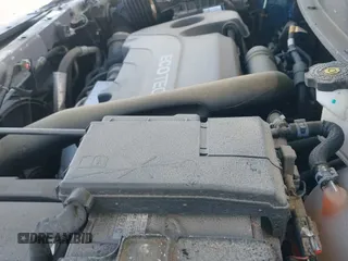 2021 Chevrolet Equinox LT z VIN 3GNAXUEV2ML306791, wystawiony jako IAAI lot #43080775 z przebiegiem 61 555 mil mil oraz . Historia ofert i sprzedaży dostępna na DreamBid. Obrazek 19.