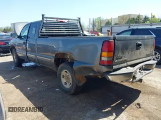 1999 Chevrolet Silverado 2500 LS z VIN 1GCGC29U0XE197465, wystawiony jako IAAI lot #41982958 z przebiegiem Nie podano mil oraz . Historia ofert i sprzedaży dostępna na DreamBid. Obrazek 3.