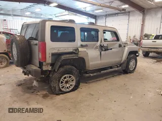 2008 Hummer H3 SUV with VIN 5GTEN13E488177368, listed as a IAAI auction lot 41424036 with 89,278 mi miles. Bid and sale history available at carsss.com. Image 4.