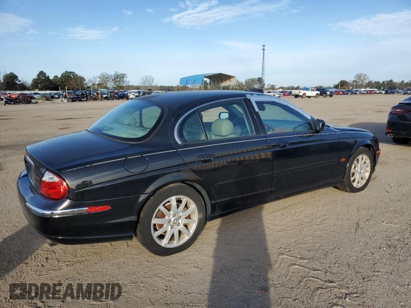 2000 Jaguar S-Type V8 z VIN SAJDA01D5YGL12576, wystawiony jako Copart lot #81679383 z przebiegiem 124 354 mil mil oraz Czysty tytuł • Clean title. Historia ofert i sprzedaży dostępna na DreamBid. Obrazek 3.