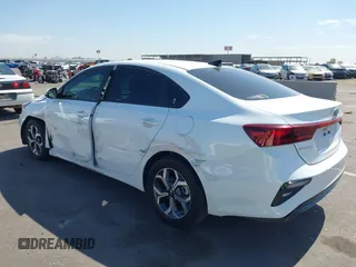 2021 Kia Forte LXS z VIN 3KPF24AD1ME376569, wystawiony jako IAAI lot #42592399 z przebiegiem 13 453 mil mil oraz . Historia ofert i sprzedaży dostępna na DreamBid. Obrazek 3.